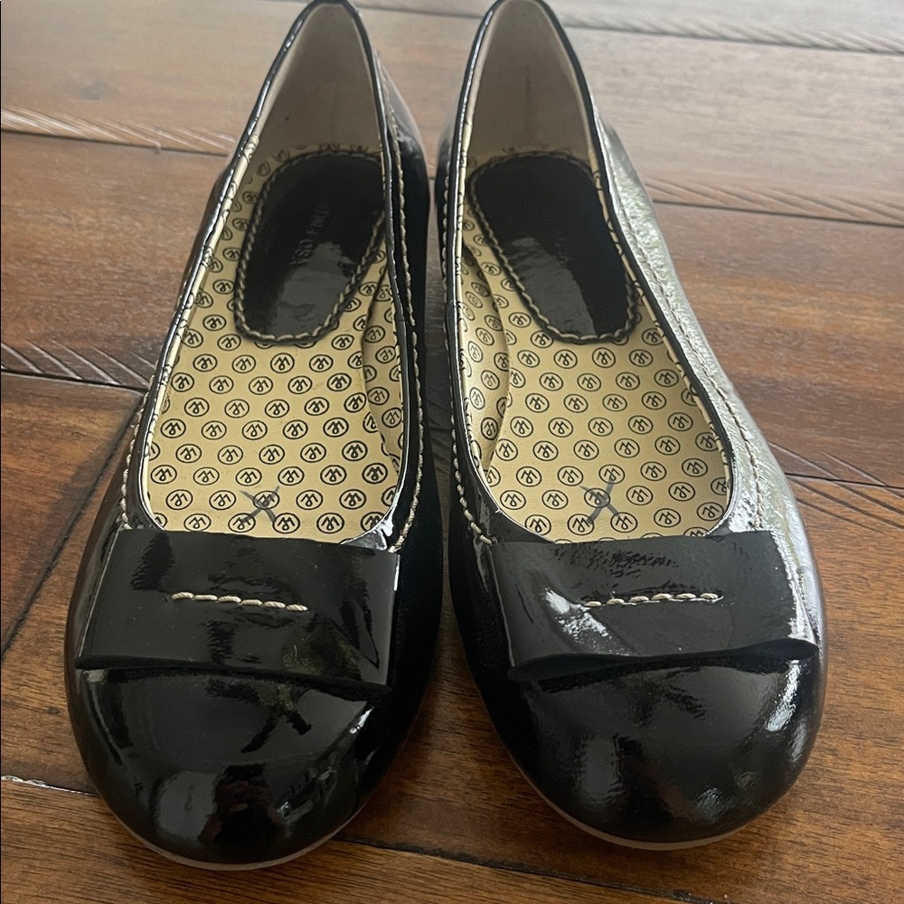 Martin + Osa black patent leather bow ballet flats size 7